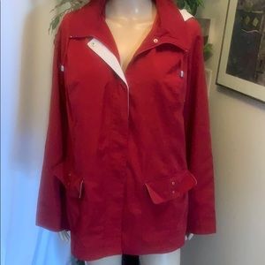 Jacket  Maroo/Red front pockets and hood Sz lg